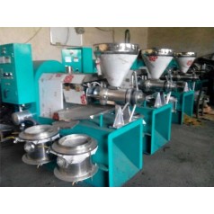 彭水苗族土家族自治縣多功能榨油機(jī)、芝麻榨油機(jī)怎么保養(yǎng)和維修，維護(hù)消費(fèi)者合法權(quán)益 進(jìn)企業(yè)